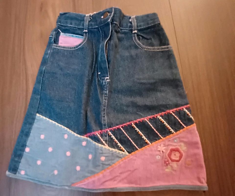 Mädchen Paket 8 Röcke /jeans Röcke in Gernsbach