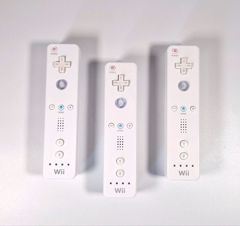 Original Nintendo Wii Remote Controller Fernbedienung Wii Nintend in Frankfurt am Main
