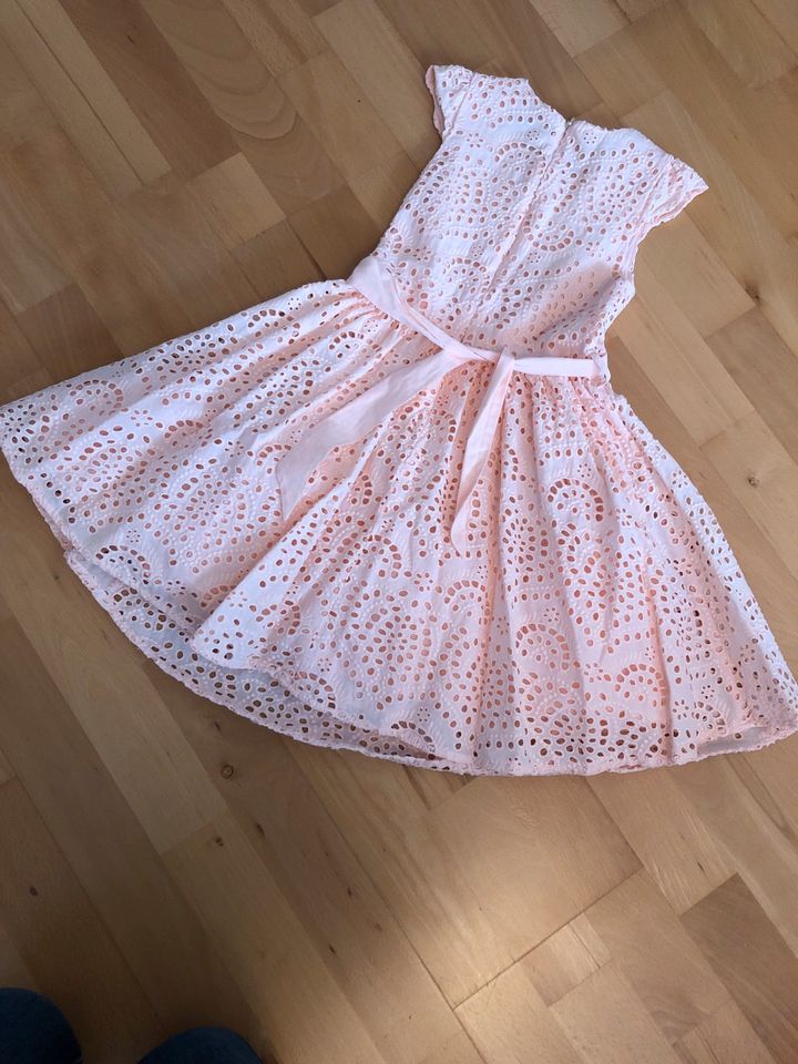 Kleid von C&A Premium, Größe 116 in Gerlingen