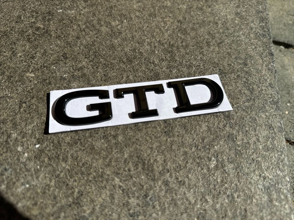 VW GOLF 8 GTD EMBLEM ZEICHEN HECK SCHWARZ GLANZ NEU in Oranienburg