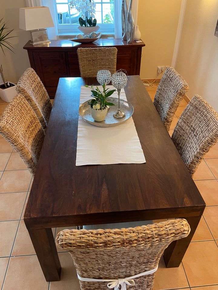 Zum Verkauf. Esstisch aus Holz mit 6 Stühlen in Peißenberg