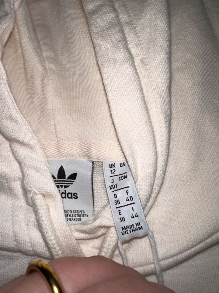 Adidas Pullover Cropped, Größe 38 mit Strasssteinen in Gilching