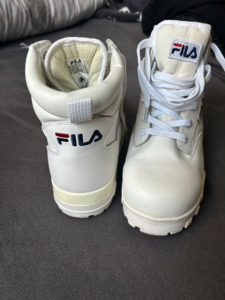 Fila Stiefel weiß Gr.41 in Barmstedt