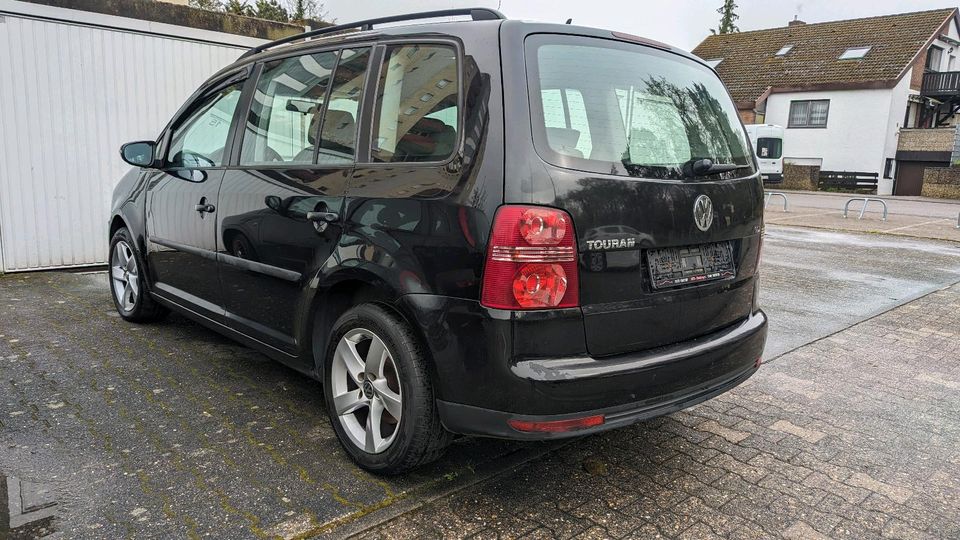 Volkswagen Touran 7 sitze 1.9 in Budenheim