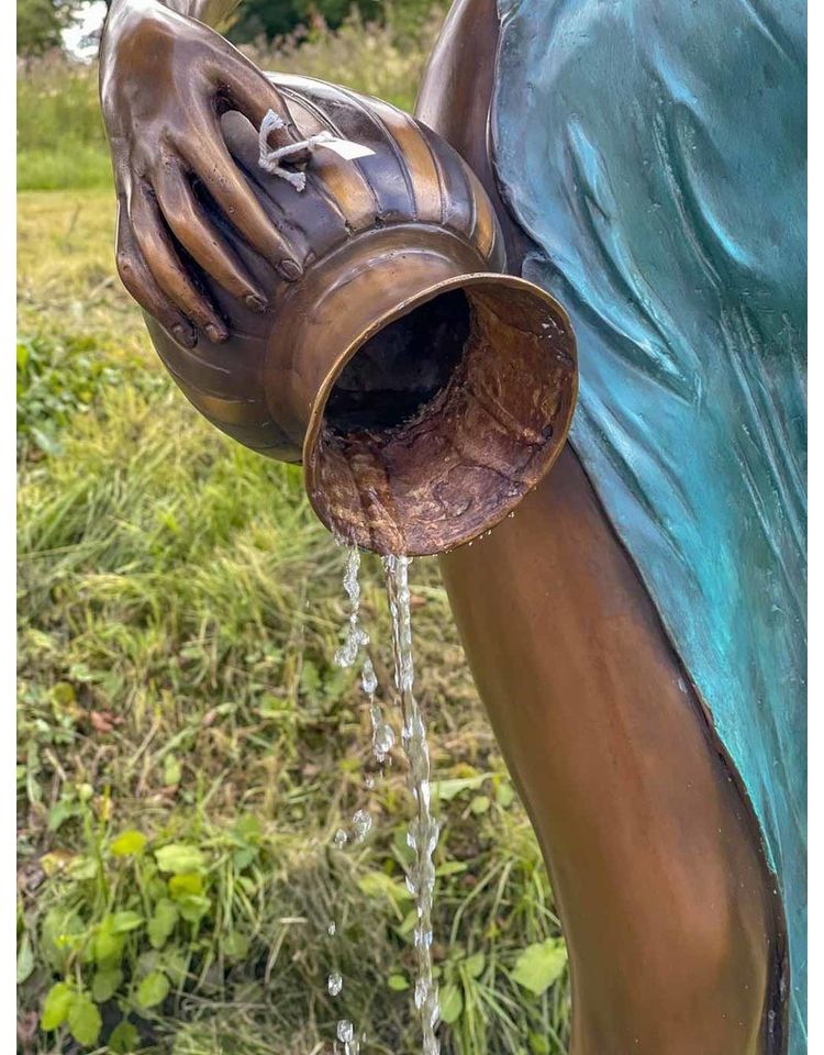 GRANDE FILOMENA – LEBENSGROSSE BRONZEFIGUR WASSERSPEIER in Wickede (Ruhr)