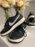 Nike Sneaker Schuhe Gr. 38 Niedersachsen - Rastede Vorschau