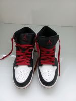 Nike Air Jordan NEU Gr.42 weiss schwarz rot Nordrhein-Westfalen - Kaarst Vorschau