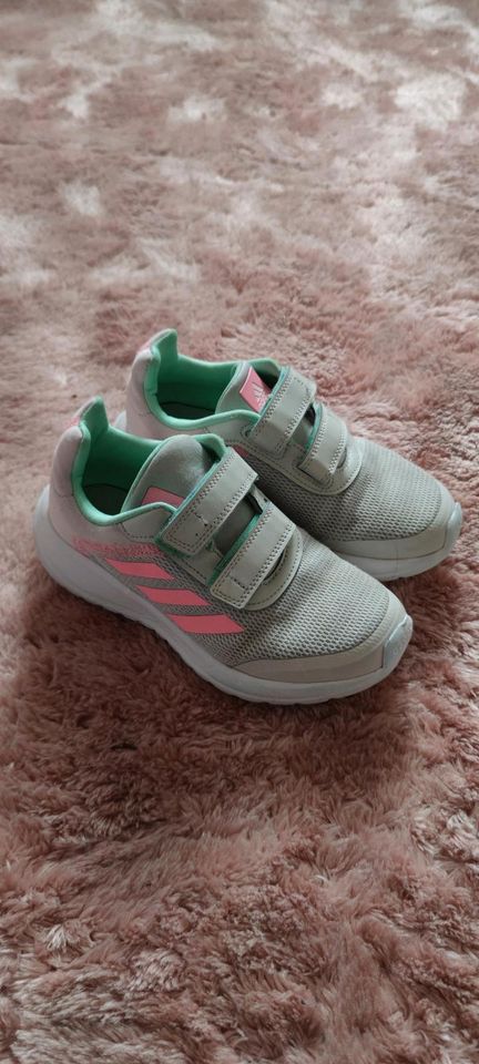 Adidas Sneaker für Mädchen Gr 33 in Winkelhaid