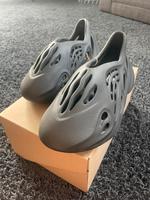 Yeezy Foam Rnr Onyx Gr. 40,5 Baden-Württemberg - Waldachtal Vorschau