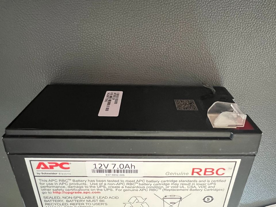 NEUE/UNGENUTZTE APC APCRBC110 Ersatzbatterie für USV in München