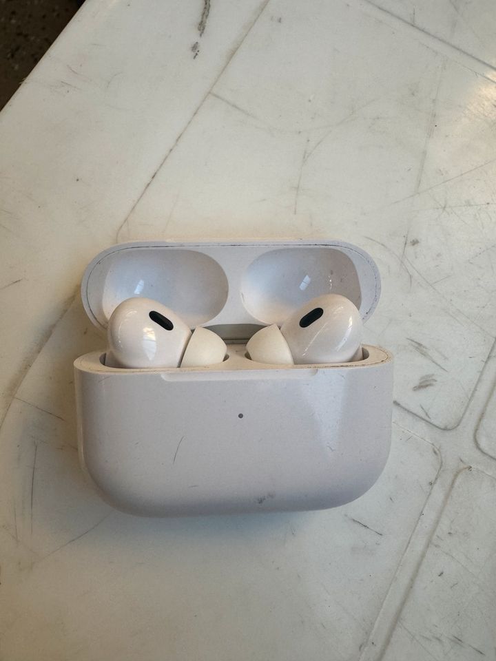 Apple AirPods 2 pro in Rodgau