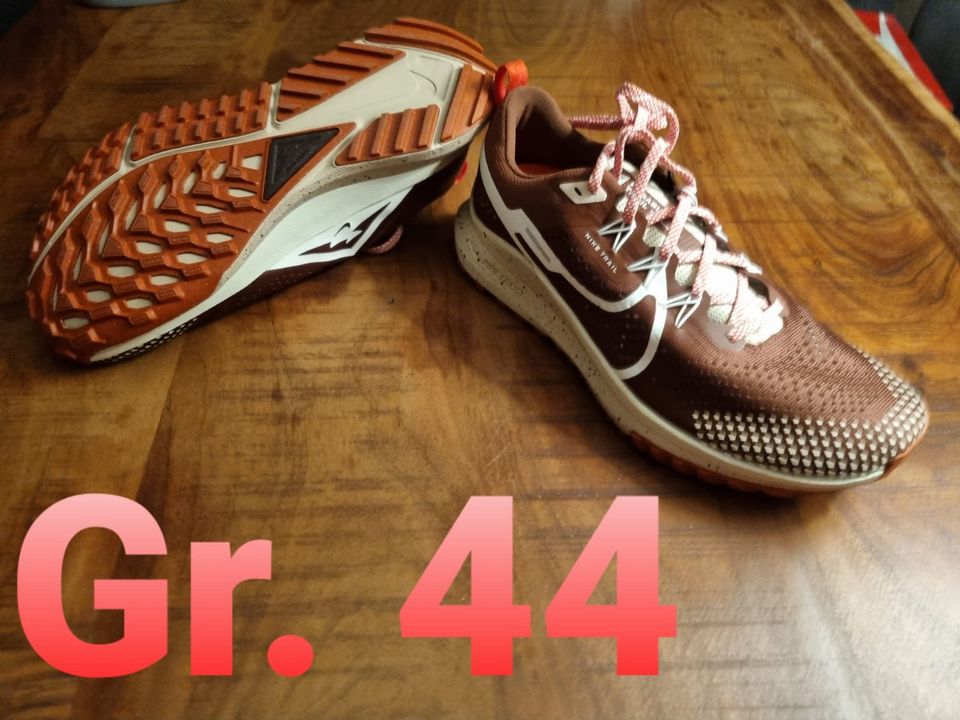 Nike React Pegasus Trail 4 - Größe 44 Laufschuhe in Wismar