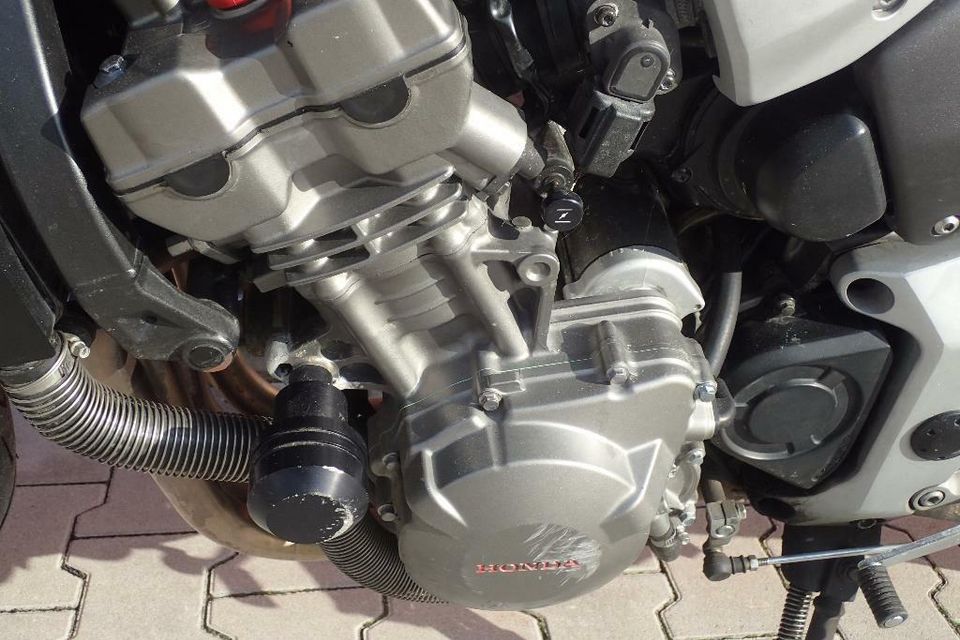 Honda Hornet 900 SC48 Lichtmaschine Lima Rahmen Schwinge Sitzbank in Mantel