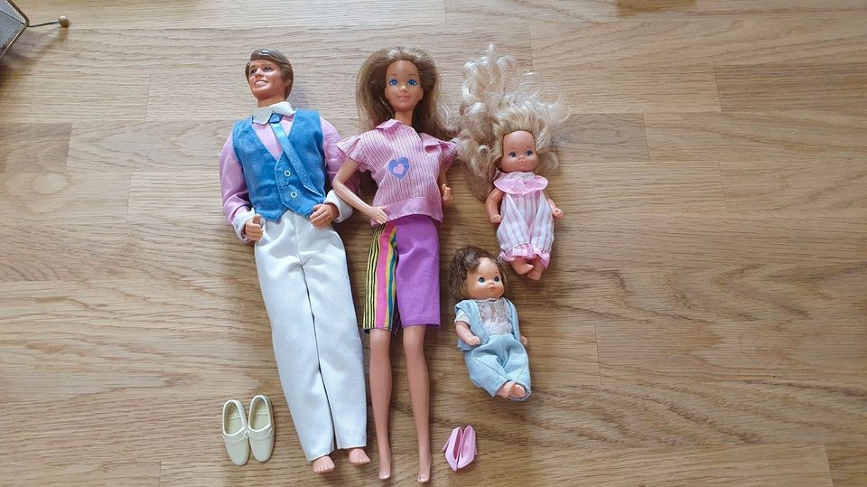 4 x Barbie Puppe Heart Family Set 79 Ken und 2 Kinder Sammeln in Biebelnheim