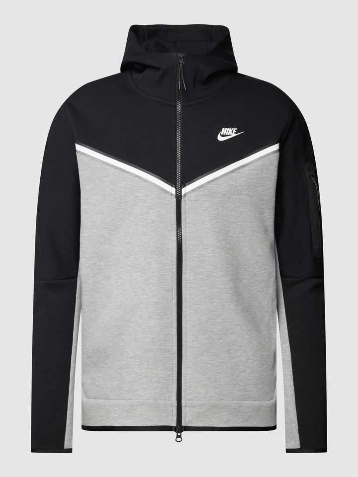 Nike Sweatjacke in Two-Tone-Machart in L Silber N.P-129,99€. in Kassel