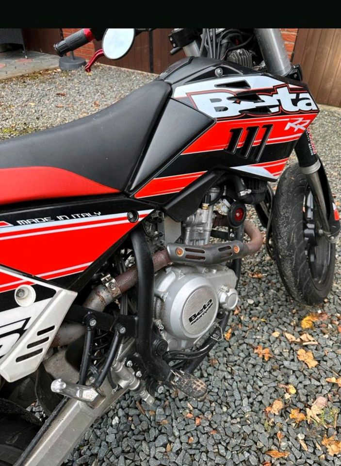 Beta RR 125 Akrapovic mit Zubehör keine KTM Husqvarna Honda in Nieheim