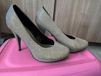 Goldene Glitzer Pumps NEU Plateau Niedersachsen - Walsrode Vorschau