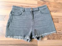 Neuwertig Shorts Jeans kurze Hose H&M 42 High Waist Neuwertig Niedersachsen - Barßel Vorschau