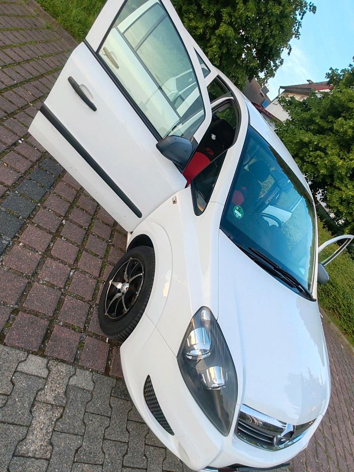 Opel zafira in Solingen