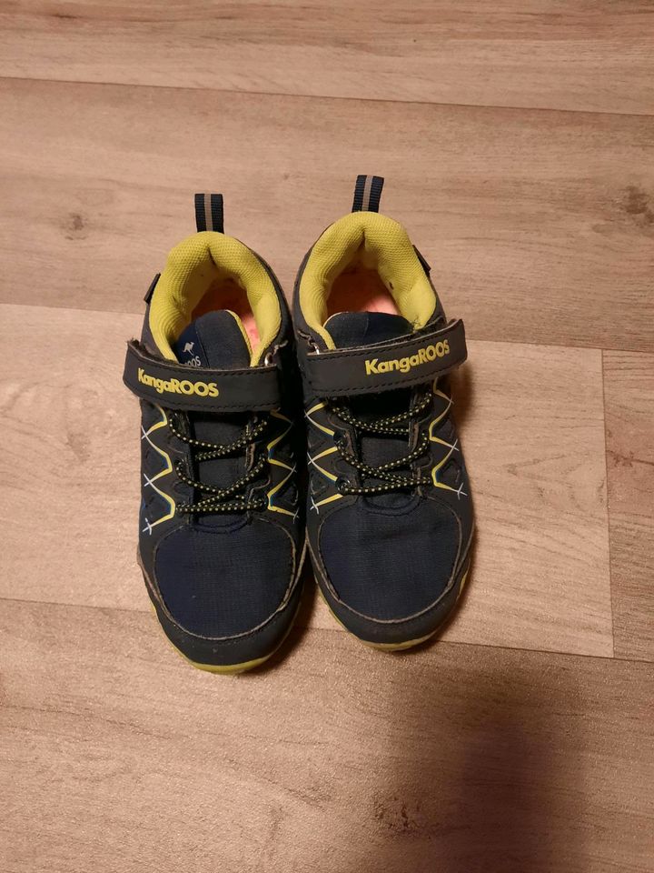 Kangaroos Halbschuhe Gr. 30 in Halle