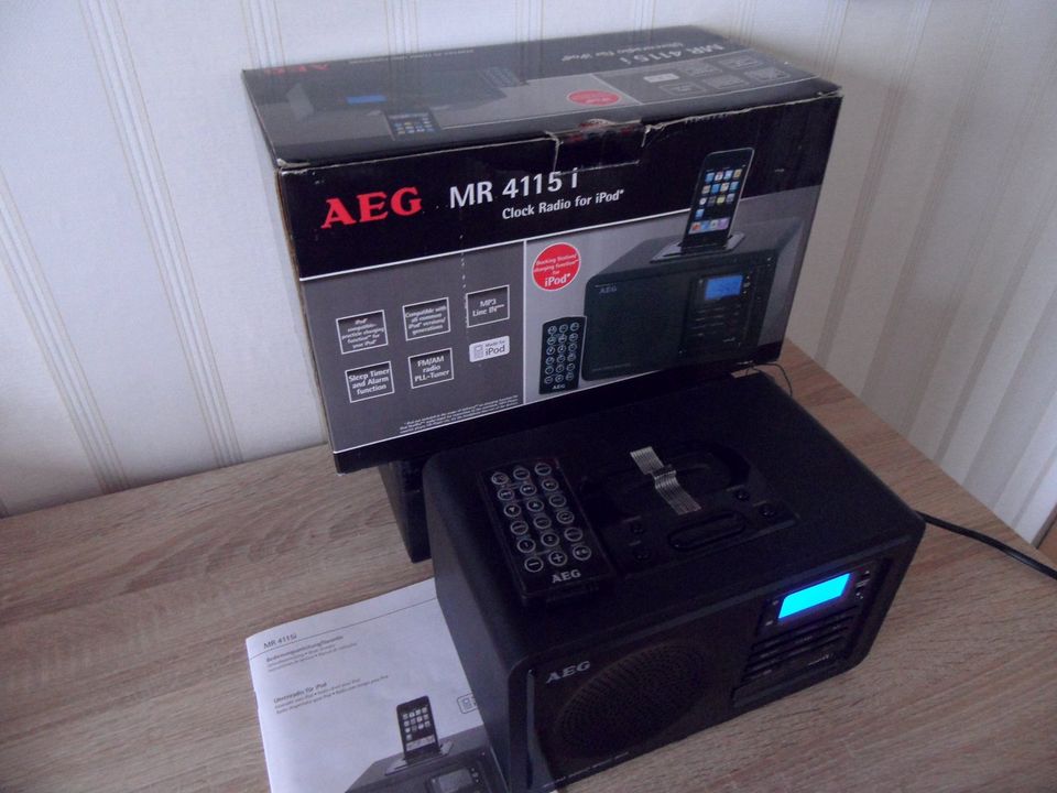 AEG Radiowecker MR 4115i mit Docking Station für iPod in Am Großen Bruch