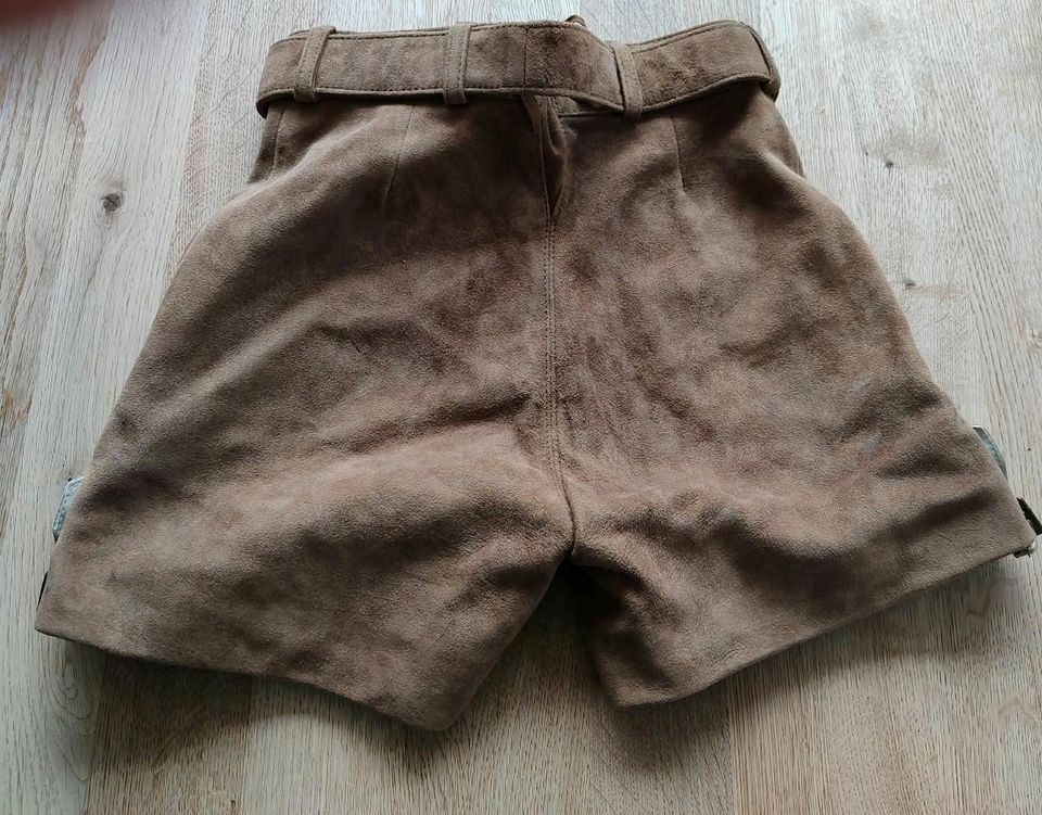 Schicke Mini Damen Lederhose in Ingolstadt