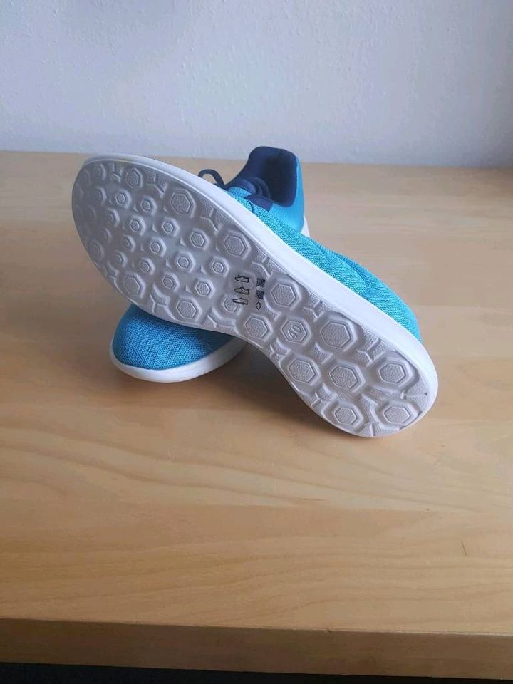 Sportschuhe Sneaker / Neu größe 40 in Karlsruhe