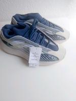 Adidas Yezzy 700 V3 Dortmund - Oespel Vorschau