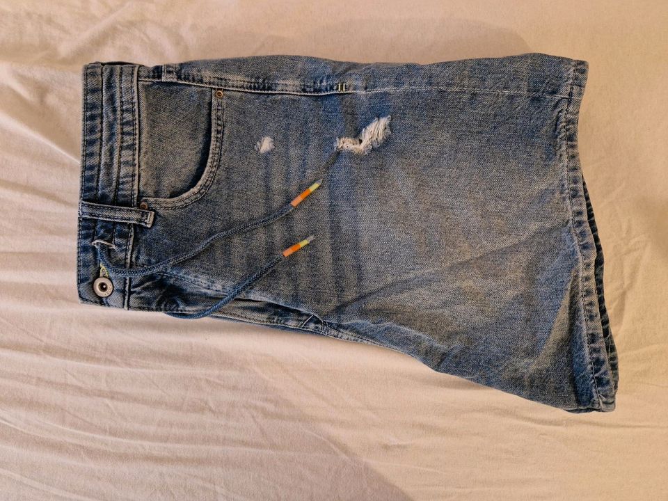 Jeans Shorts WAIST 30 in Hamburg