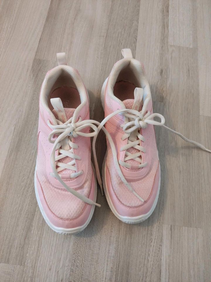 Reebok Sportschuhe Gr 34,5 in Rosa in Sternenfels