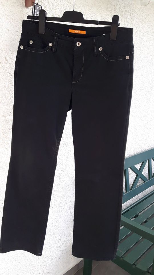 Sehr gut erhaltene tolle moderne Mac Jeans Gr.42/32Carrle schwarz in Deuerling