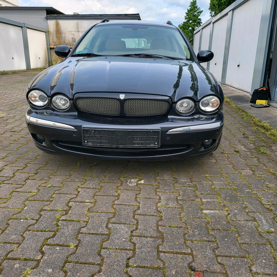Kühlergrill Jaguar X Type Sport in Essen