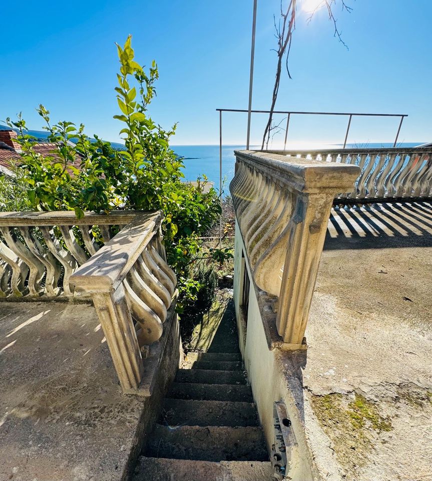 Haus mit wunderschönem Meerblick in Dobra Voda, Montenegro in Berlin