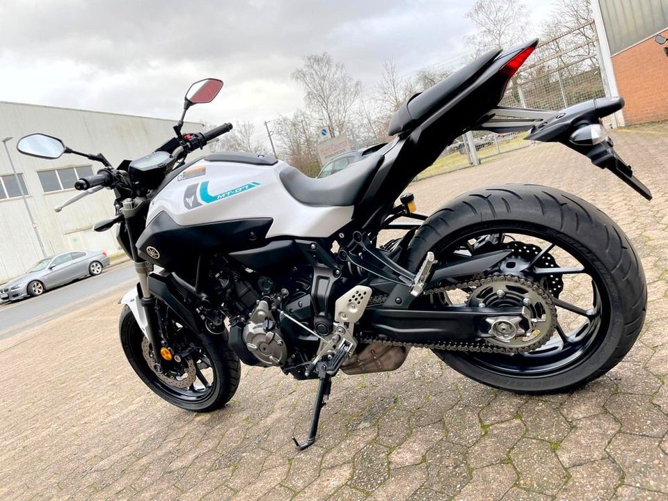 Yamaha MT-07 ABS -- 2.Hd, Inspektion NEU, 25 mm tiefer in Hannover