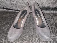 NEU Pumps, Absatzschuh, High Heels Marco Tozzi Gr. 40 grau Berlin - Tempelhof Vorschau