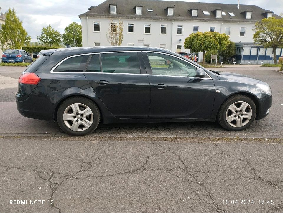 Opel Insignia 2.0 Diesel  Sport tourer. TÜV Neu in Trier