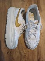 Nike Schuhe Gr.42,5 Neuwertig Gold Bayern - Kitzingen Vorschau