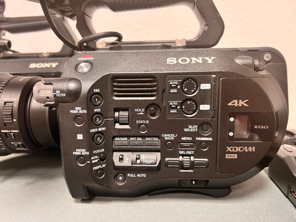 2x Sony PXW - FS7 4K Film Kamera + Objektiv + 4Speicherkarte XQD in Hamburg