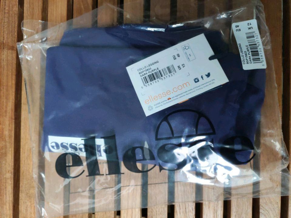 Ellesse Leggings Tight lila Gr. 40 neu mit Etikett in Wuppertal