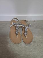 Sommer Sandalen Sommerschuhe glänzend Gr.37.5 inkl. Versand 10€ Bayern - Essenbach Vorschau