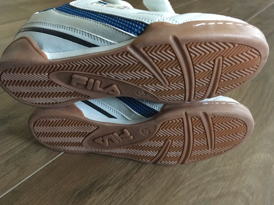 Turnschuhe/ Hallenschuhe Fila Gr. 37 in Düsseldorf