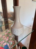 Rosenthal, KPM; weiße Porzellan Vase mit Reliefmuster Berlin - Niederschönhausen Vorschau