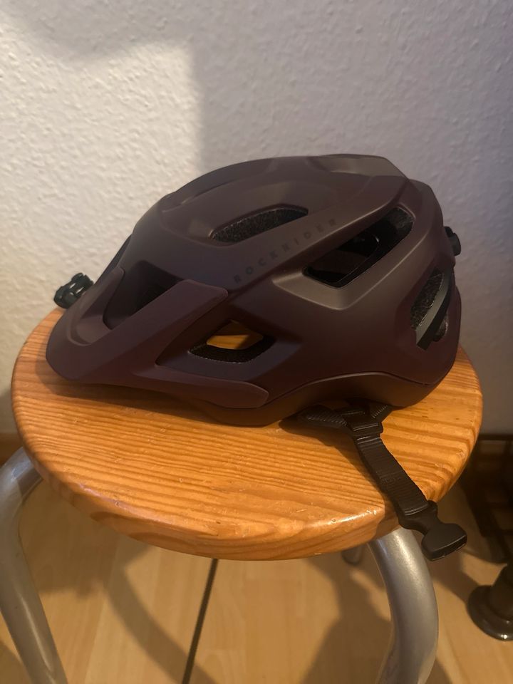 Fahrradhelm in braunrot von Rockrider Decathlon in Magdeburg