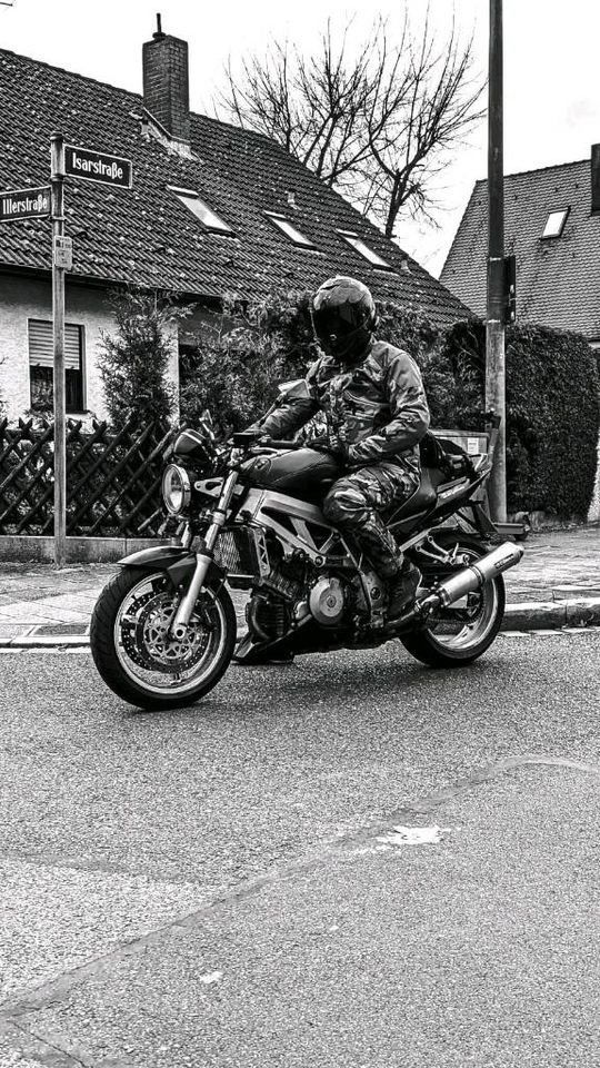 Suzuki SV 1000 N in Nürnberg (Mittelfr)