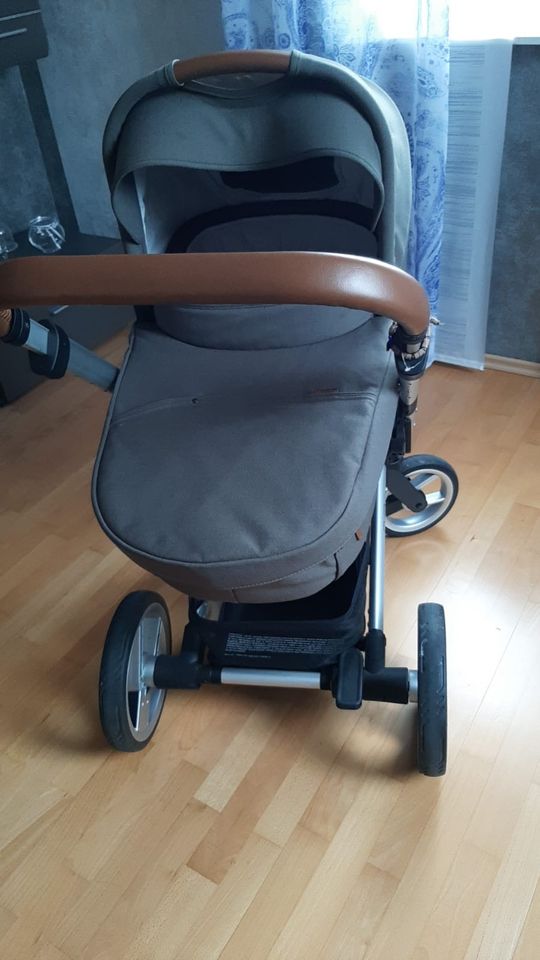 Kinderwagen in der Farbe Khaki in Trier