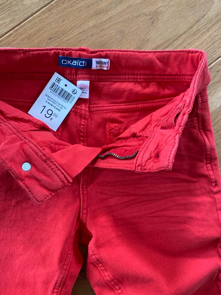 Okaïdi * skinny, rote weiche Jeans, Gr.134, NEU mit Etikett in Burgdorf