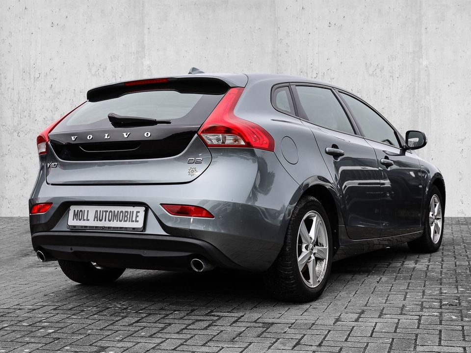 Volvo V40 Momentum D2 EU6d-T Navi Soundsystem LED Sper in Aachen