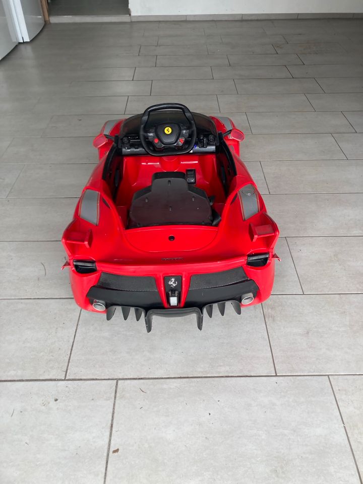 Kinder Elektroauto Ferrari Scuderia 12 Volt mit Fernbedienung in Hambühren