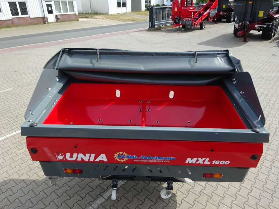 UNIA Düngerstreuer Modell MXL 1200-1600 dm³ in Itterbeck