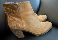 Tommy Hilfiger Stiefeletten Wildleder Gr. 40 Köln - Kalk Vorschau